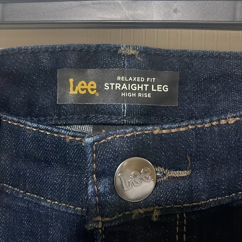 NWT LEE Women's Jeans Relaxed Fit Straight Leg High Rise Size 4 - Picture 4 of 11